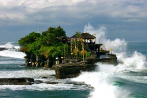 Diprediksikan Bali akan dilanda ombak dahsyat dan gempa