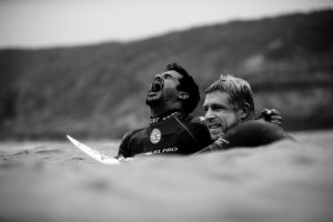 ITALO FERREIRA MEMENANGKAN RIP CURL PRO BELLS BEACH