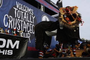 Volcom’s Totally Crustaceous Tour 2015 Indonesian Final Rocks Kuta Beach