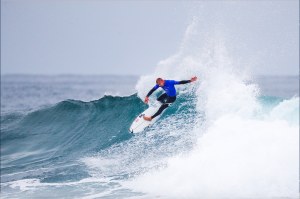 SURFER TERBAIK DUNIA SEHARIAN MEMBORBARDIR DI RIP CURL PRO BELLS BEACH