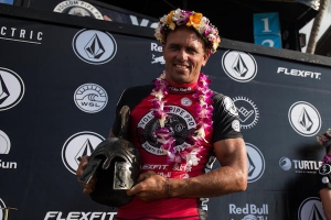 KELLY SLATER MEMENANGKAN VOLCOM PIPE PRO MENS QUALIFYING SERIES #5 - 3,000