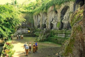 LETUSAN GUNUNG AGUNG BERDAMPAK PADA PARIWISATA INDONESIA KHUSUNYA BALI