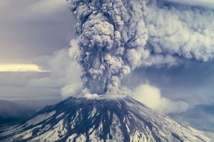 GUNUNG AGUNG MELETUS !