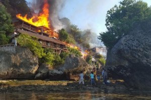 API MELAHAP HABIS SEBUAH HOMESTAY DI BALI