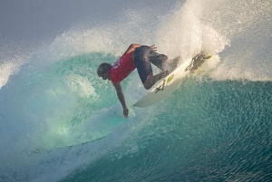 Round 2 di Cloudbreak ( FIJI Pro Men&#039;s)