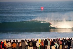 PENGEJARAN TITEL JUARA DUNIA SEMAKIN BERKOBAR DI QUIKSILVER DAN ROXY PRO FRANCE