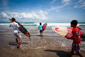 Rip Curl Grom Search final Batal di Keramas dan fixed diadakan di Canggu!