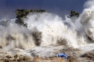 Drone Tsunami Dikerahkan di Pantai Selancar di Jepang