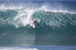 Joel Parkinson Memperbaharui kontrak dengan Billabong