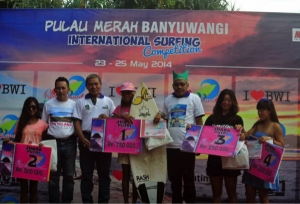 Hasil kompetisi surfing Pulau Merah