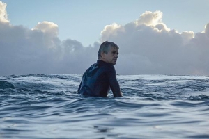 SEORANG SURFER MENYERAH UNTUK SURFING, KENAPA YA ?