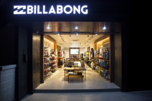 BILLABONG BUKA TOKO BARU DI NUSA LEMBONGAN