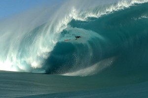 BEBERAPA WIPEOUT MENGERIKAN DI SESI SURFING BIG WAVE