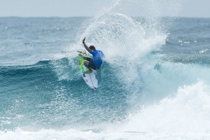 QUIKSILVER PRO GOLD COAST HARI PERTAMA BERJALAN MULUS