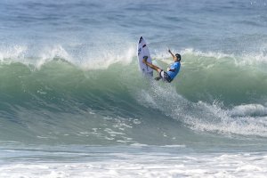 Rio Waida chasing a place in the Championship Tour of WSL