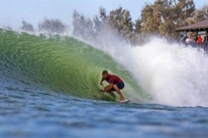 PENDAPAT BERBEDA DARI MICK FANNING DAN JAMIE O´BRIEN SOAL SURF DI LAUT VS KOLAM OMBAK BUATAN