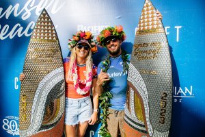 Molly Picklum dan Filipe Toledo Memenangkan Hurley Pro Sunset Beach