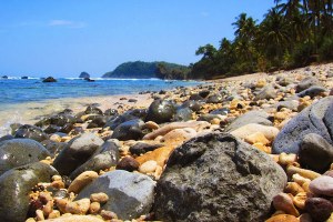 10 PANTAI YANG BISA KAMU KUNJUNGI KETIKA MELANCONG KE PACITAN