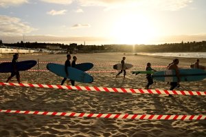 PANTAI-PANTAI DI AUSTRALIA KINI KEMBALI DIBUKA