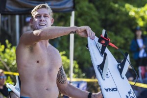 MICK FANNING UMUMKAN PENSIUN DARI WSL