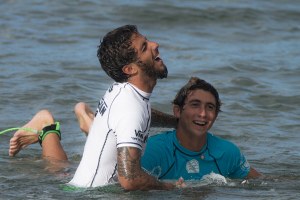 FILIPE TOLEDO MENANG DI KOMPETISI HAWAIIAN PRO