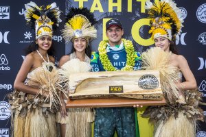 GABRIEL MEDINA MEMENANGKAN TAHITI PRO 2018