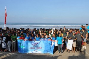 HOTEL-HOTEL DI BALI MENGADAKAN BEACH CLEAN UP SERENTAK