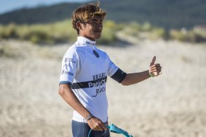 RIO WAIDA MERAIH SKOR YANG BAIK DI WSL QS Pantin Classic Galicia Pro