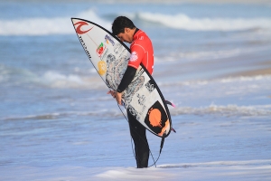 Foto foto terbaik di hari pertama kompetisi Moche Rip curl Pro Portugal