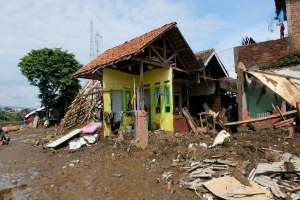 BANJIR BANDANG MELANDA GARUT, INILAH PENYEBABNYA