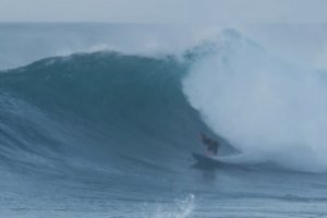 SURF KILAT DARI JOHN JOHN FLORENCE DI HAWAII