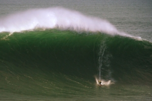 SWELL sempurna di NAZARÉ