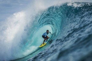 BRUNO SANTOS ADALAH SURFER TERCEPAT VERSI JAM TANGAN RIP CURL &quot;SEARCHGPS&quot;