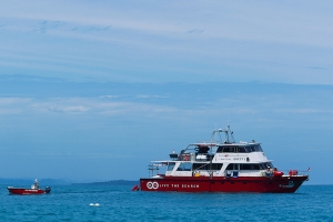 BOAT RIP CURL SEARCH TENGGELAM DI LAUT MENTAWAI