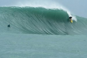 SURFING OMBAK SEMPURNA DI PANAMA BERSAMA KOA DAN TRAVIS SMITH