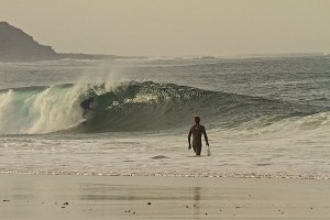 EKSLUSIF : FREE SURF PARA SURFER PRO DI PENICHE, PORTUGAL KEMARIN