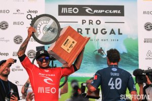 ITALLO FERREIRA KLAIM KEMENANGAN DI MEO RIP CURL PRO PORTUGAL