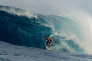 SURF PROGRESIF CALLUM ROBSON DI INDONESIA