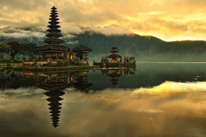 BALI : PANORAMA INDAH DENGAN BUDAYA NAN KENTAL