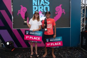 Rio Waida dan Philippa Anderson Memenangkan Nias Pro 2023