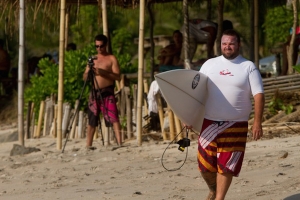 SURFER SURFER BERTUBUH GEMUK