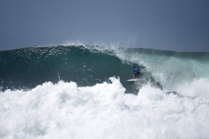 TAJ BURROW KEMBALI MEMENANGKAN KOMUNE BALI PRO TAHUN INI