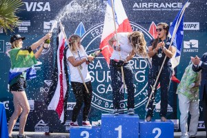 Pauline Ado (FR) baru saja memenangkan Medali Emas di ISA World Surfing Games 2017.