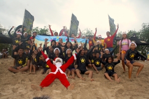 KIDS AND SURFING BY ODDYSEY BERSAMA SANTA DI HALFWAY KUTA