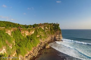 ULUWATU MASIH MENJADI PRIMADONA OMBAK DI BALI